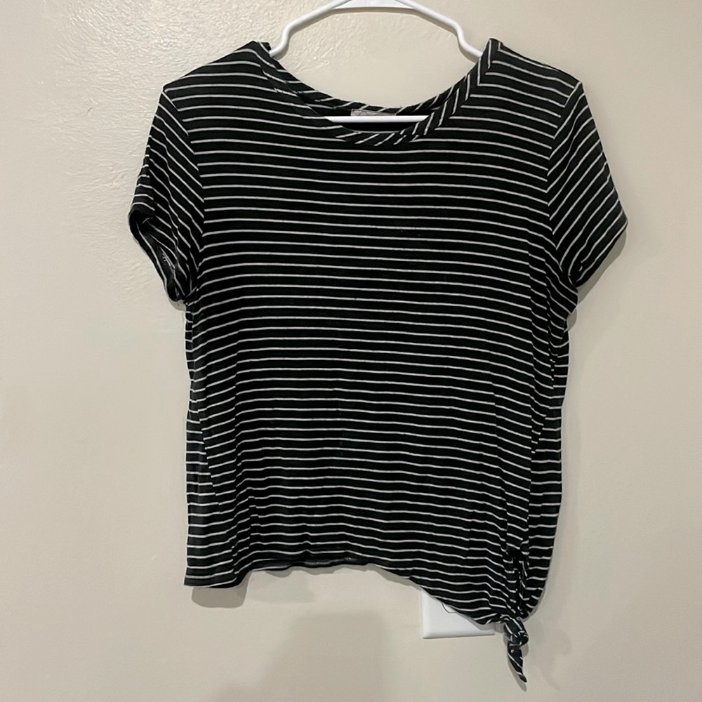 Medium, stripped grey // white tied Top